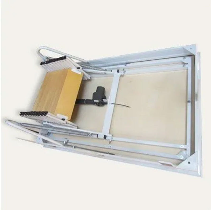 Vista superiore del meccanismo motorizzato della scala a scomparsa elettrica Starlux Elegant per fori a soffitto