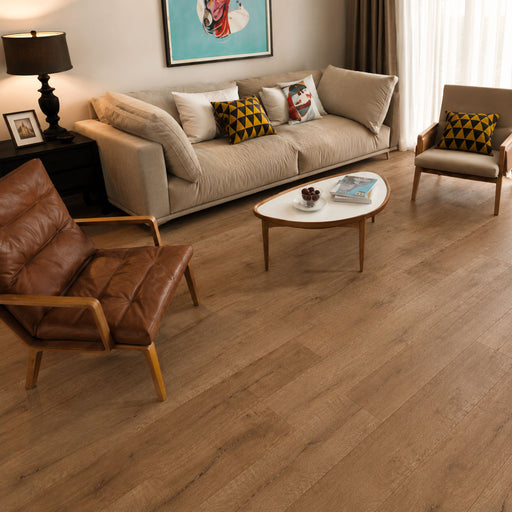 Pavimento SPC Baufloor Oro 5 mm effetto legno installato in soggiorno moderno con materassino integrato