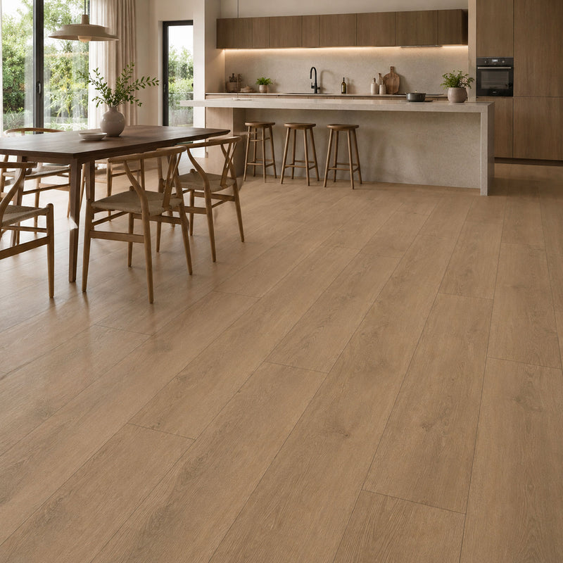 Pavimento SPC Baufloor Miele 5 mm installato in cucina e sala da pranzo
