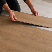 Posa click del pavimento SPC Baufloor Miele con materassino integrato