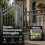 Smalto ferromicaceo antiruggine Bayfar applicato su cancello e ringhiera in ferro battuto